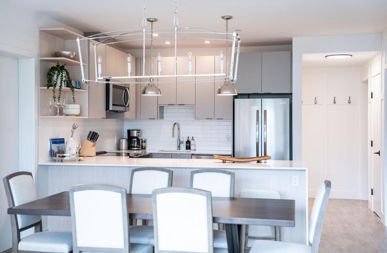 Apartment Stoked 4ever - *